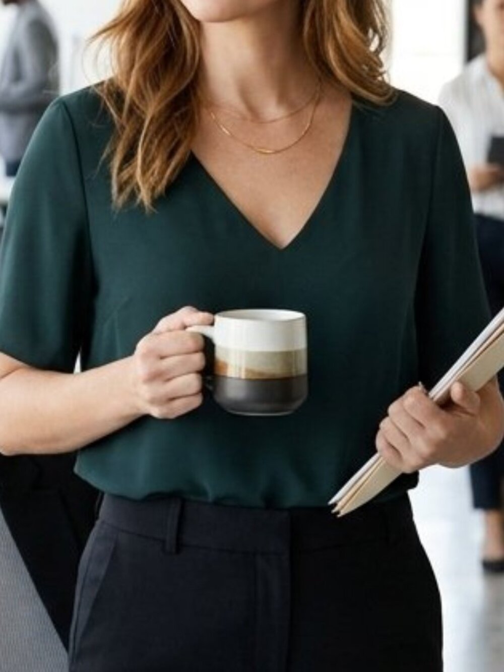 Aritzia Babaton Randy V-Neck Blouse Forest Dark Green M Short Sleeves Cropped